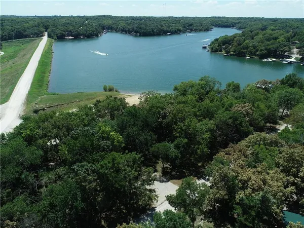 $125,000 | 69 East Sugar Lake Drive, Mound City, KS 66056