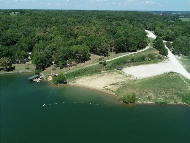 $128,000 | 69 East Sugar Lake Drive, Mound City, KS 66056