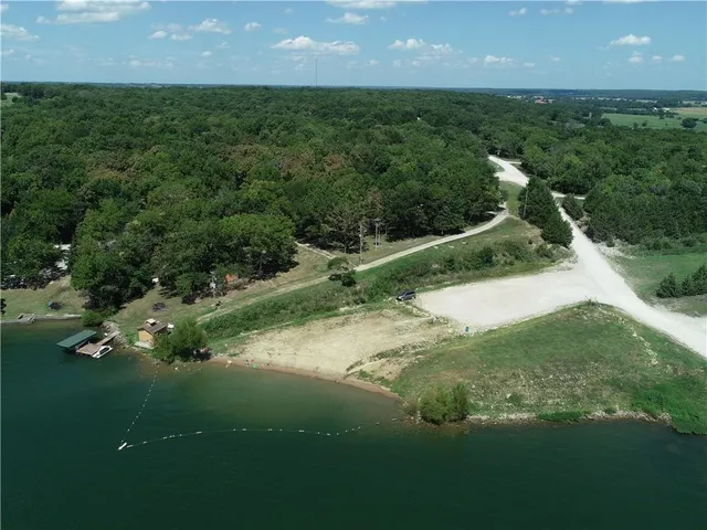 $128,000 | 69 East Sugar Lake Drive, Mound City, KS 66056