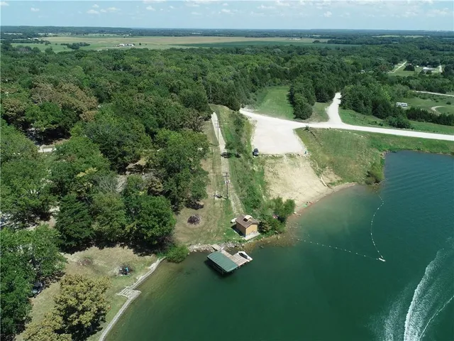 $128,000 | 69 East Sugar Lake Drive, Mound City, KS 66056