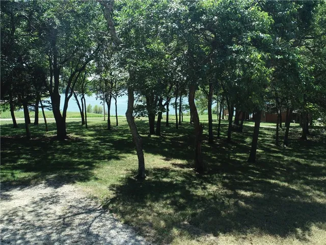 $128,000 | 69 East Sugar Lake Drive, Mound City, KS 66056