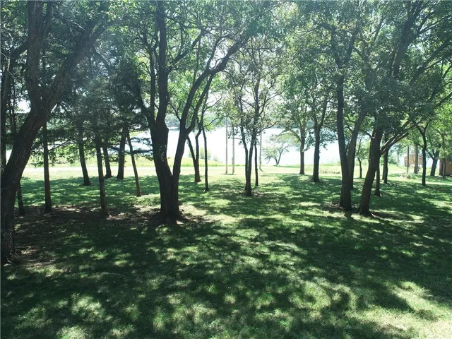 $128,000 | 69 East Sugar Lake Drive, Mound City, KS 66056