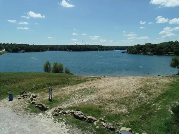 $125,000 | 69 East Sugar Lake Drive, Mound City, KS 66056