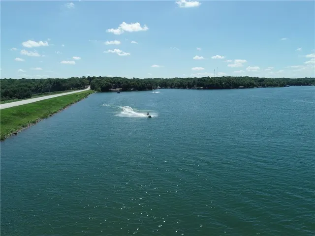 $128,000 | 69 East Sugar Lake Drive, Mound City, KS 66056