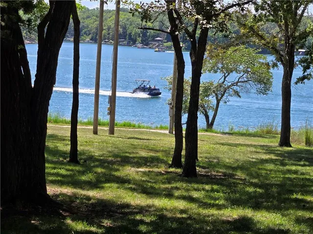 $128,000 | 69 East Sugar Lake Drive, Mound City, KS 66056