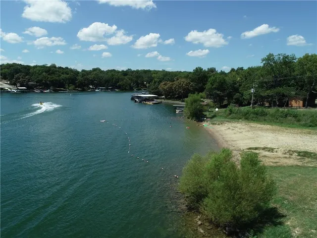 $128,000 | 69 East Sugar Lake Drive, Mound City, KS 66056