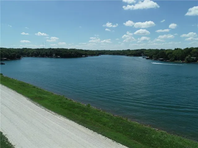 $128,000 | 69 East Sugar Lake Drive, Mound City, KS 66056