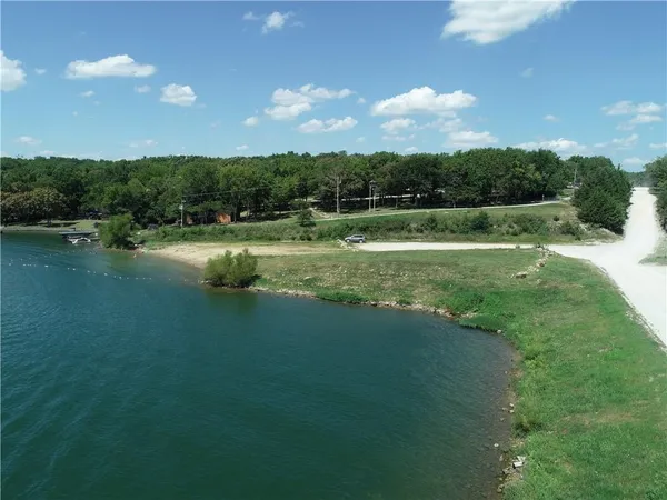 $125,000 | 69 East Sugar Lake Drive, Mound City, KS 66056