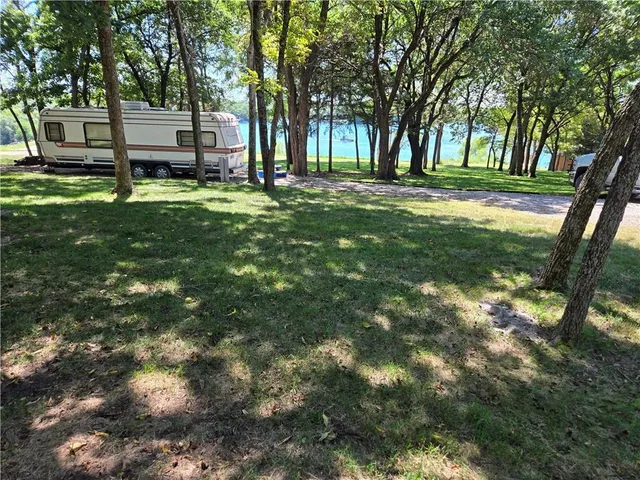 $128,000 | 69 East Sugar Lake Drive, Mound City, KS 66056