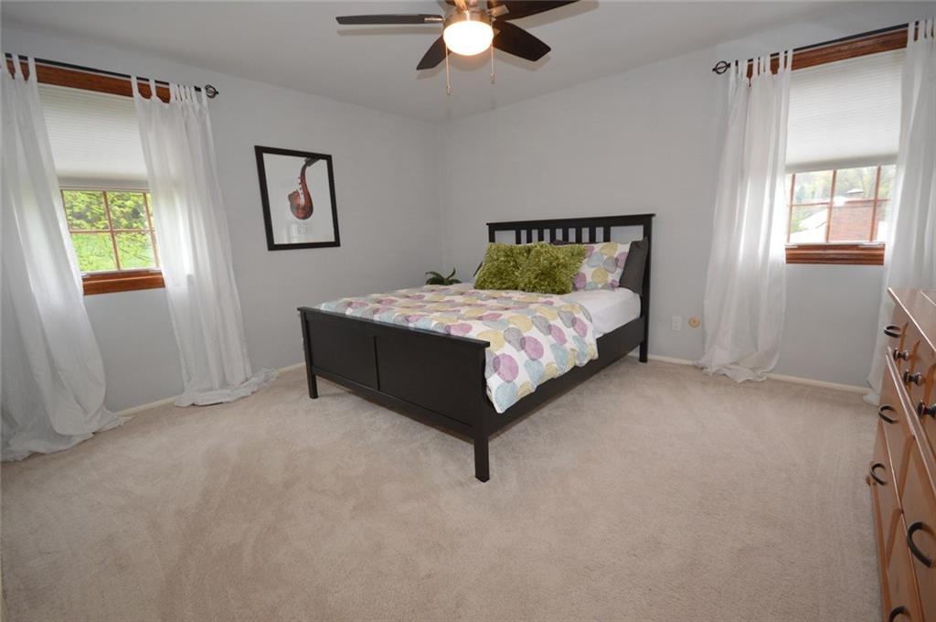 107 Yorktown Road Canonsburg, PA 15317 - Photo 17 of 25 Another large neutrally decorated bedroom