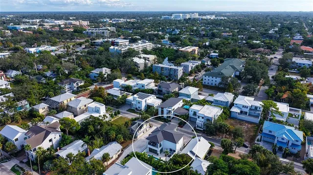$3,100,000 | 1659 Devonshire Lane, Sarasota, FL 34236