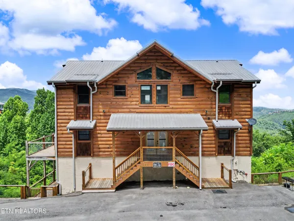 $1,900,000 | 240 Stone Fence Lane, Gatlinburg, TN 37738