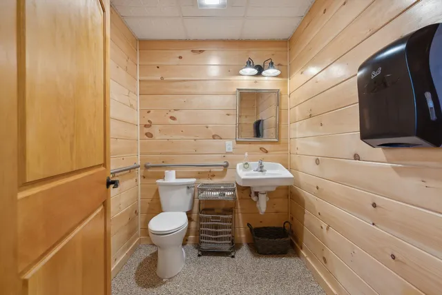 $2,150,000 | 78-98 Hussey Hill Road, Oakland, ME 04963