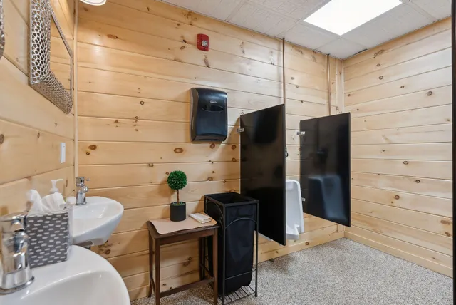 $2,150,000 | 78-98 Hussey Hill Road, Oakland, ME 04963