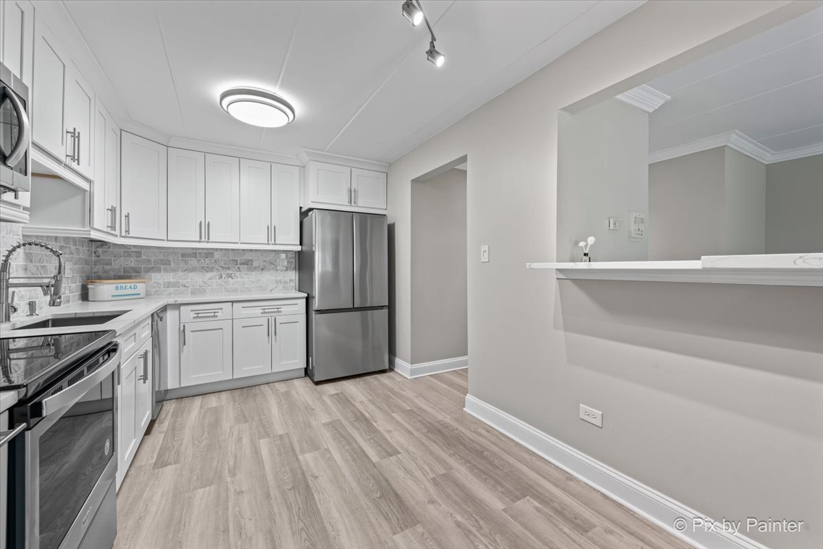 1220 South Lorraine Road, Unit 2H Wheaton, IL 60189 - Photo 10 of 25 Gallery Image 10