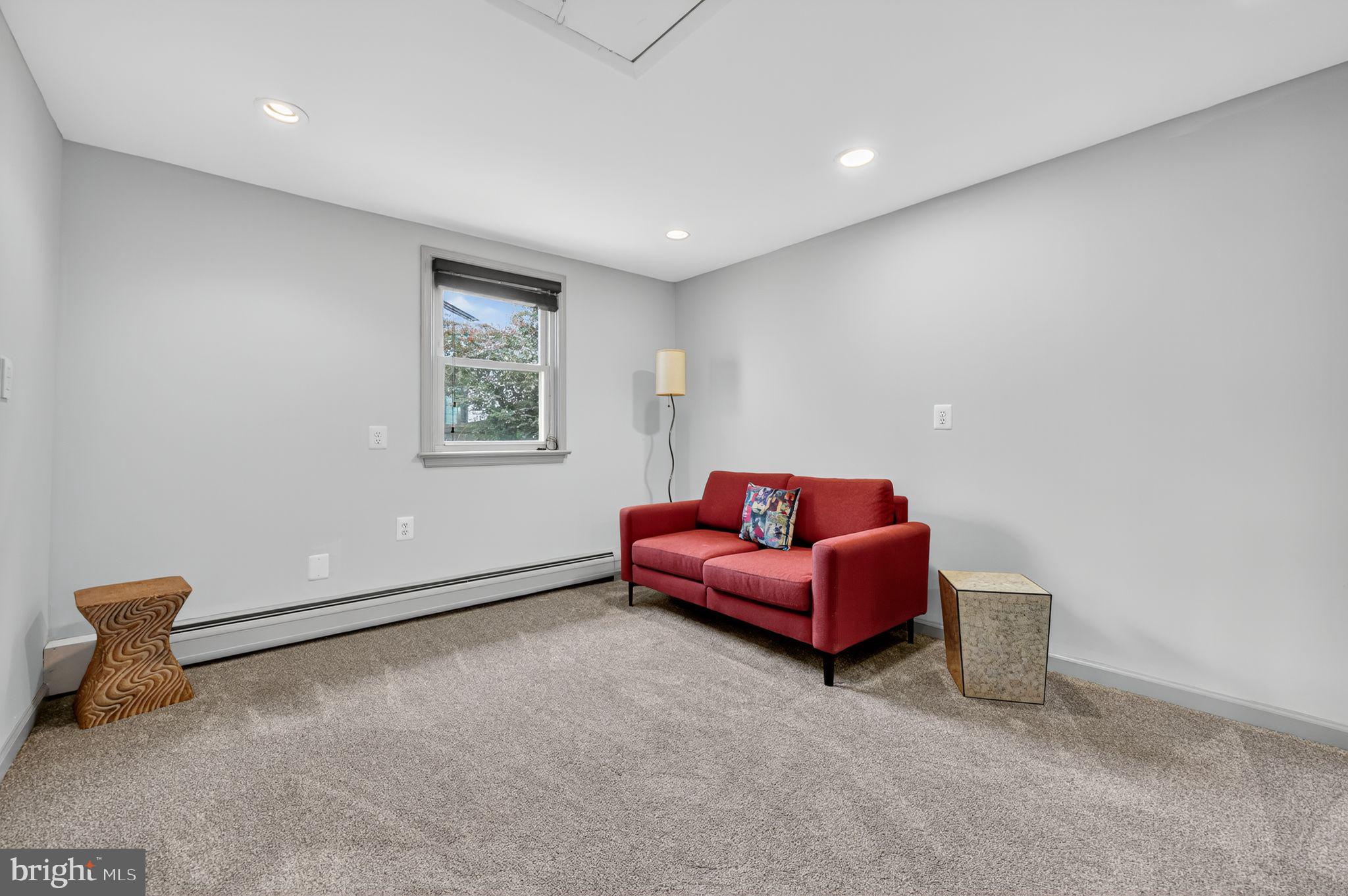 657 Pembroke Road Rydal, PA 19046 - Photo 19 of 36 a living room with furniture