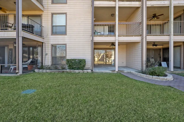 $230,000 | 104 Lakeview Terrace, Unit D, Conroe, TX 77356