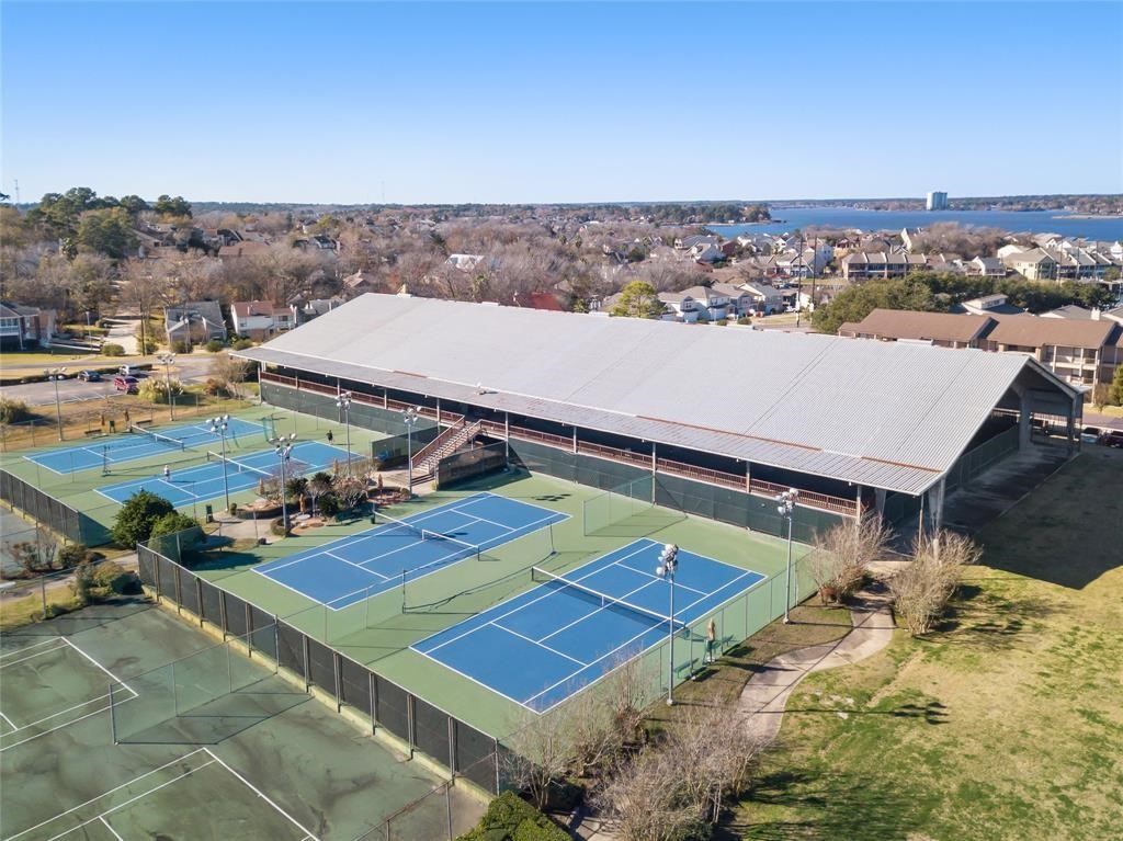 104 Lakeview Terrace, Unit D Conroe, TX 77356 - Photo 30 of 34