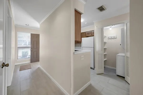 $230,000 | 104 Lakeview Terrace, Unit D, Conroe, TX 77356