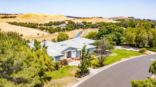 $1,300,000 | 3114 Lomita Court, Fairfield, CA 94534