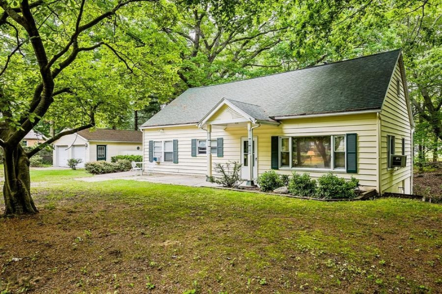 3018 West Bundy Road Coloma, MI 49038 - Photo 1 of 11 10