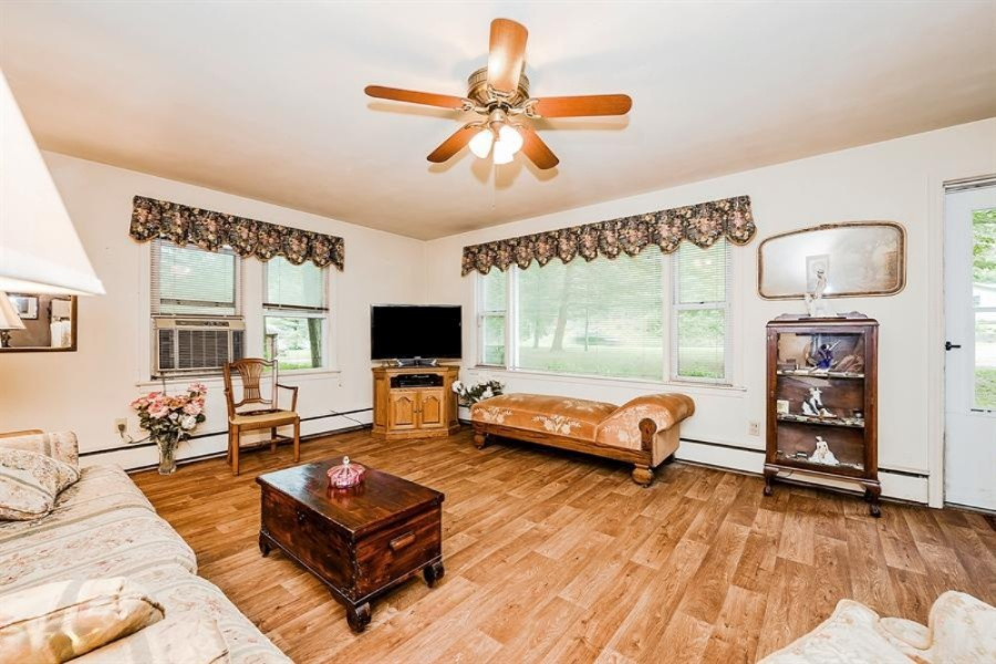 3018 West Bundy Road Coloma, MI 49038 - Photo 5 of 11 2
