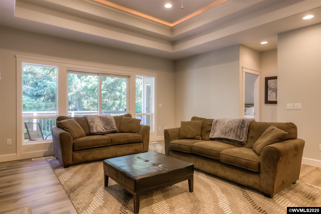 357 Summit View Avenue Southeast Salem, OR 97306 - Photo 11 of 40