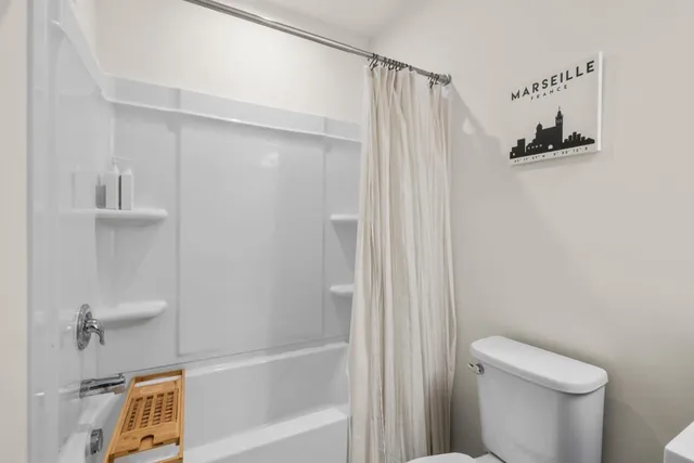 $2,850 | 775 Roselyn Drive, Victoria, MN 55386