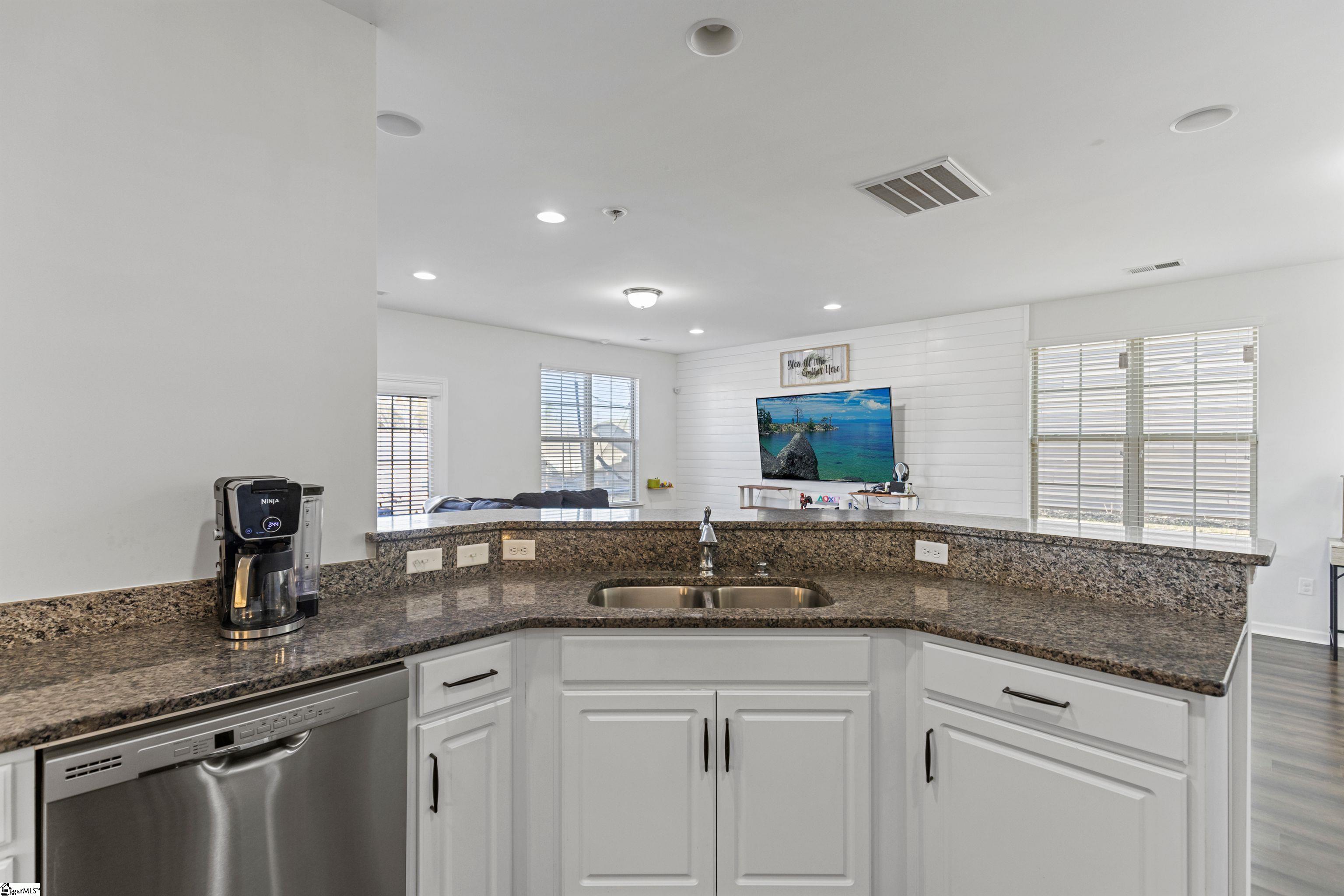 183 Eventine Way Boiling Springs, SC 29316 - Photo 9 of 31 Gallery Image 9