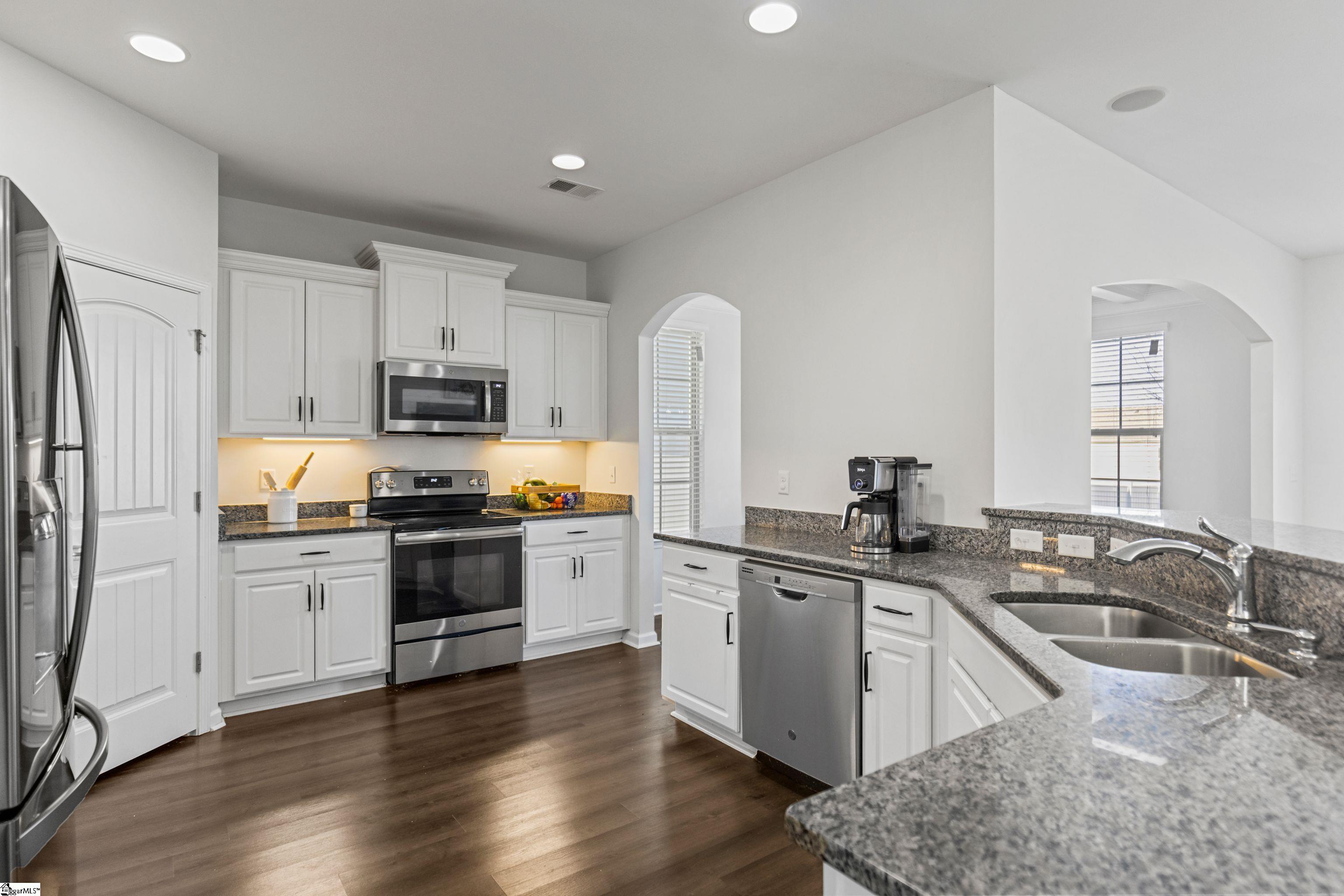 183 Eventine Way Boiling Springs, SC 29316 - Photo 10 of 31 Gallery Image 10