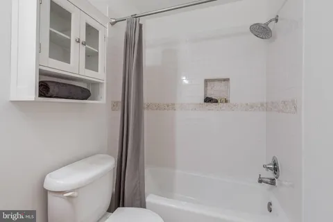 $375,000 | 2050 North Calvert Street, Unit 104, Arlington, VA 22201