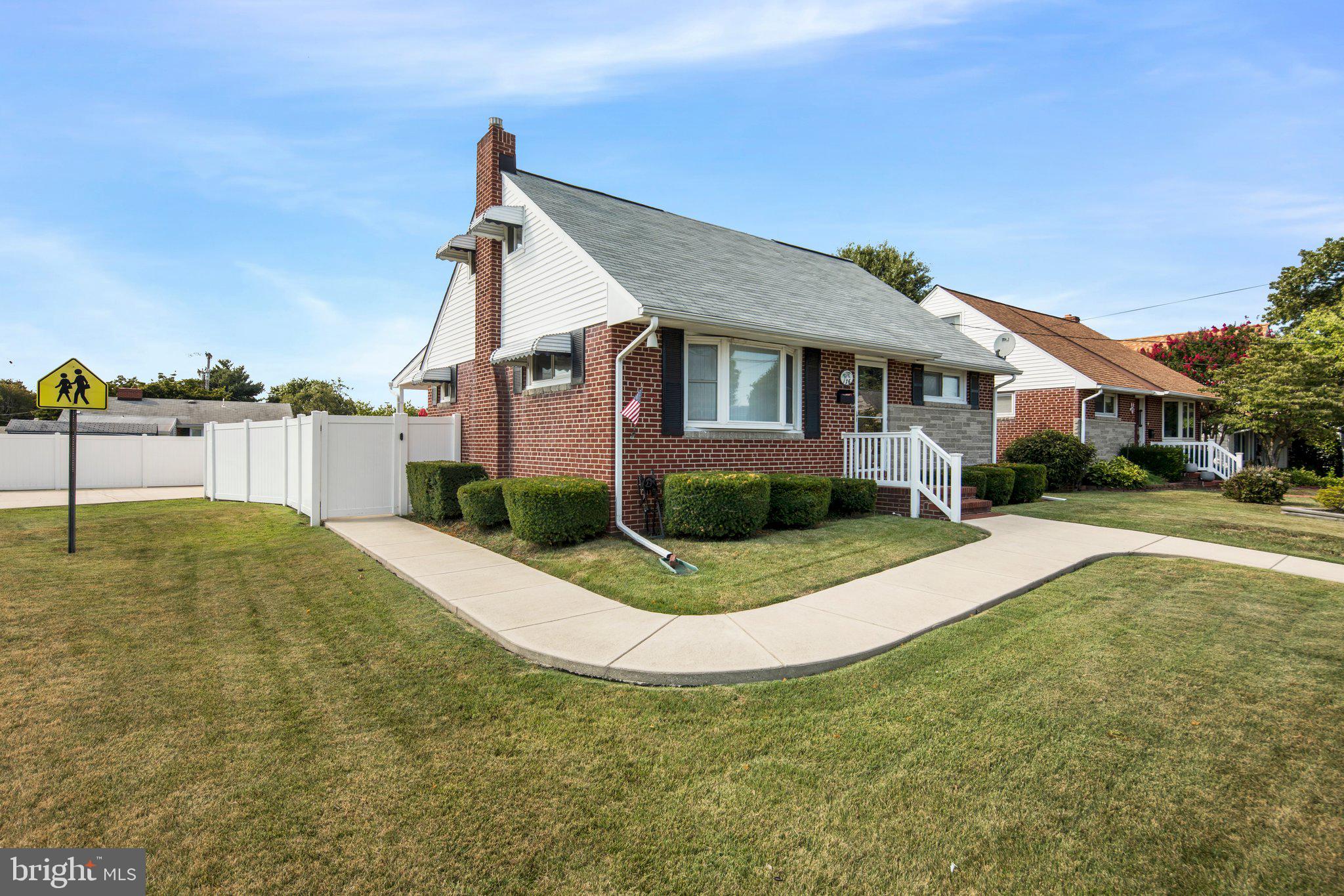 176 Chelsea Road Pasadena, MD 21122 - Photo 3 of 25 Side View