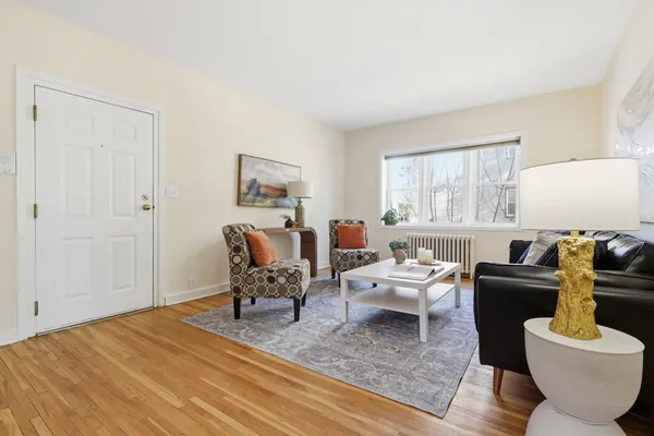 $149,900 | 3136 West Bde Maka Ska Boulevard, Unit 201, Minneapolis, MN 55416