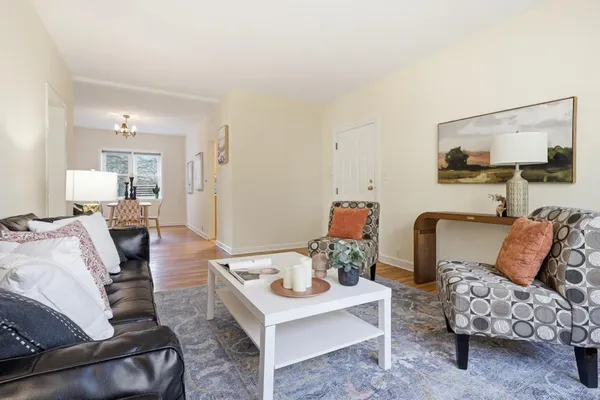 $149,900 | 3136 West Bde Maka Ska Boulevard, Unit 201, Minneapolis, MN 55416