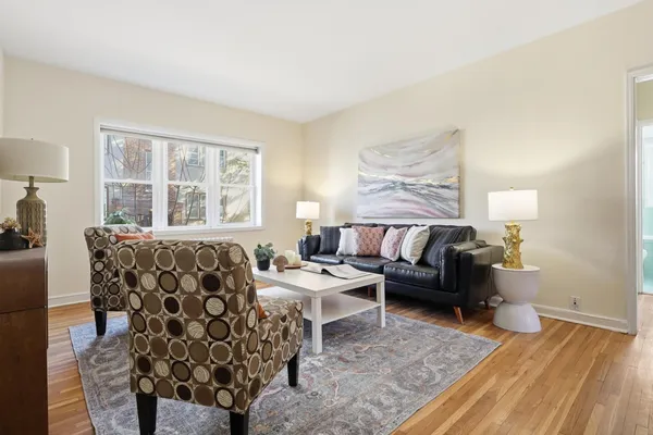 $149,900 | 3136 West Bde Maka Ska Boulevard, Unit 201, Minneapolis, MN 55416