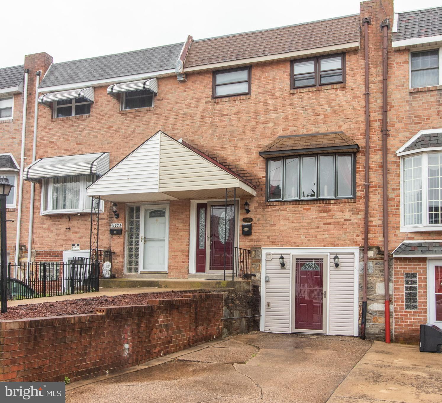11923 Millbrook Road Philadelphia, PA 19154 - Photo 2 of 29 Gallery Image 2