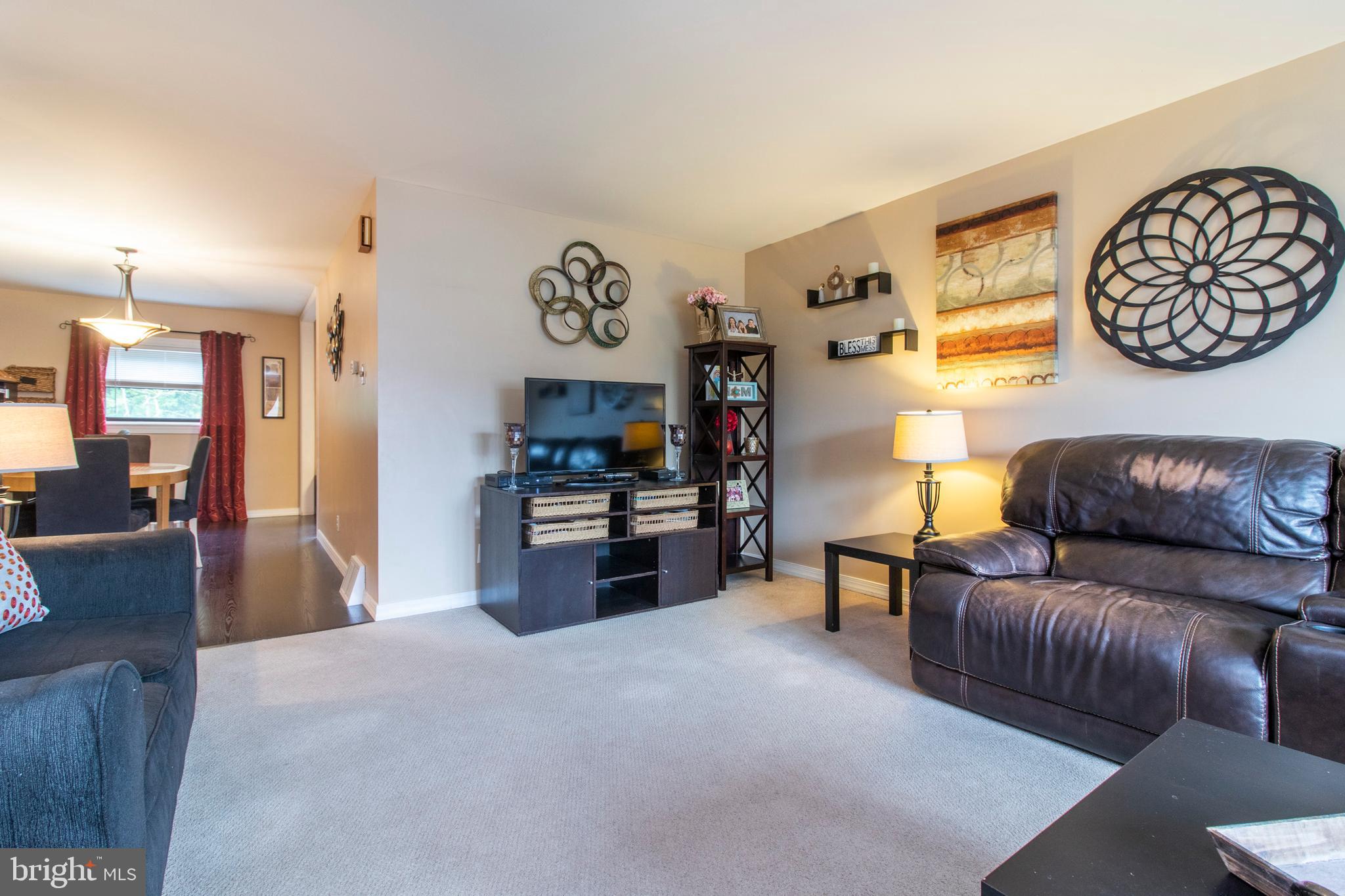 11923 Millbrook Road Philadelphia, PA 19154 - Photo 3 of 29 Gallery Image 3