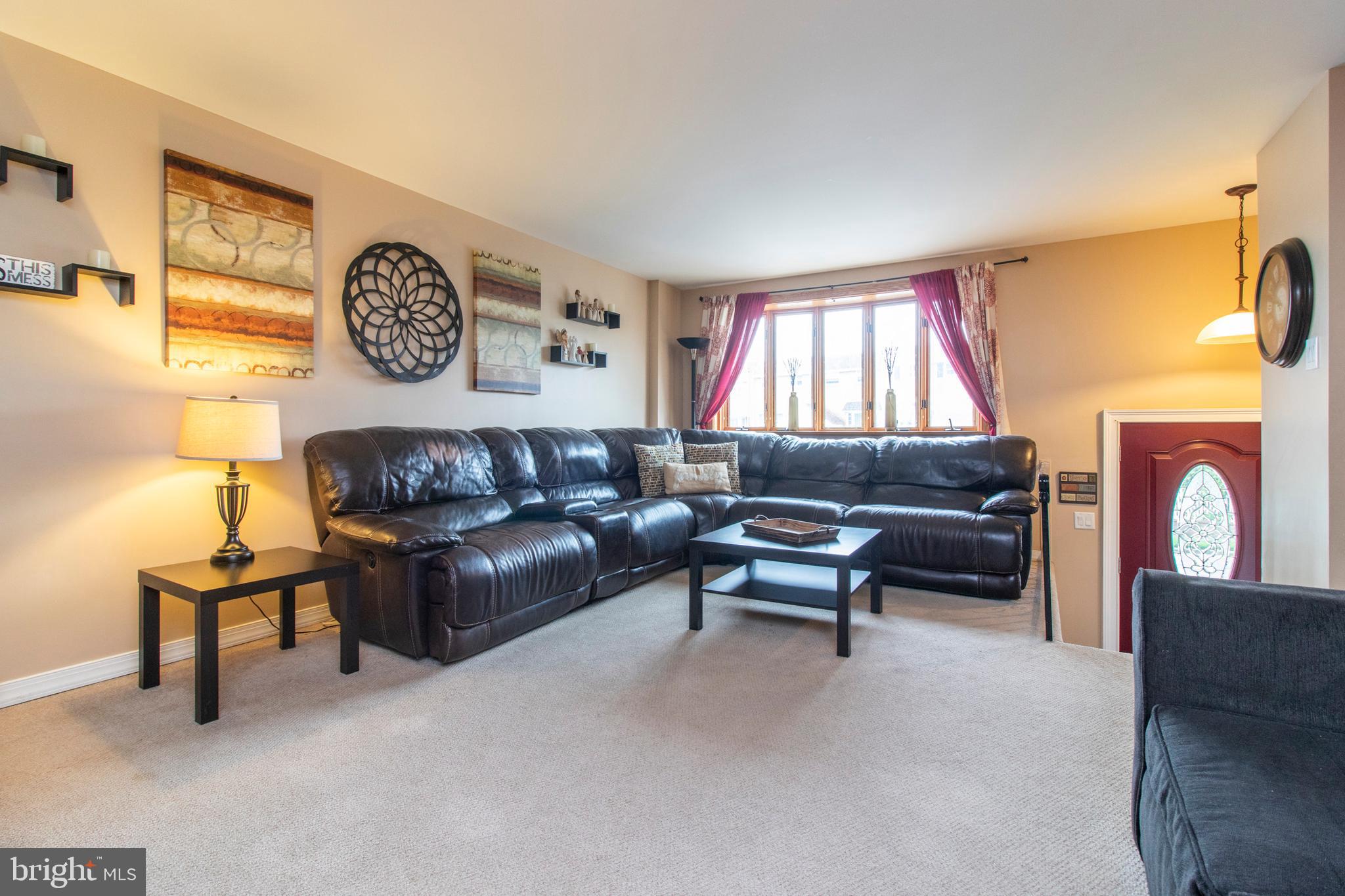 11923 Millbrook Road Philadelphia, PA 19154 - Photo 4 of 29 Gallery Image 4