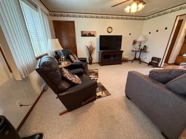 $260,000 | 123 East Harvest Lane, Petersburg, IN 47567
