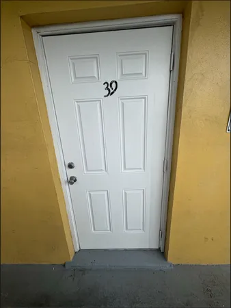 $2,400 | 1501 Crescent Circle, Unit E39, Lake Park, FL 33403