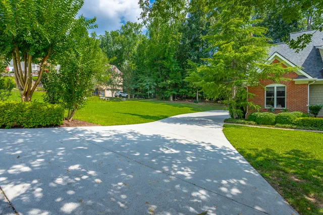 $875,000 | 9542 Legacy Oaks Drive, Ooltewah, TN 37363