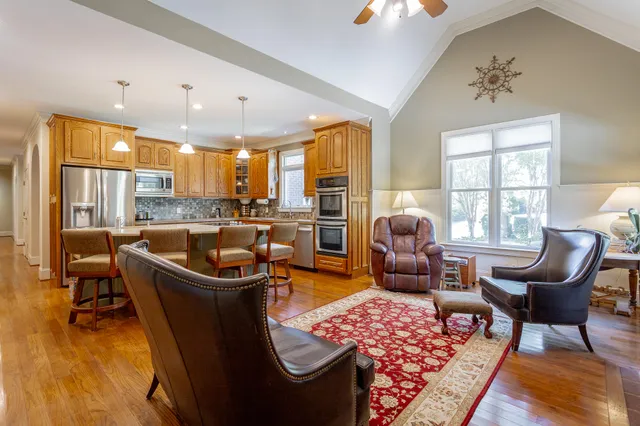 $875,000 | 9542 Legacy Oaks Drive, Ooltewah, TN 37363