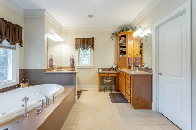 $875,000 | 9542 Legacy Oaks Drive, Ooltewah, TN 37363