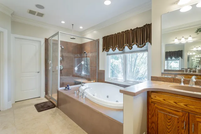 $875,000 | 9542 Legacy Oaks Drive, Ooltewah, TN 37363