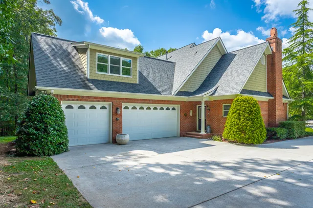 $875,000 | 9542 Legacy Oaks Drive, Ooltewah, TN 37363