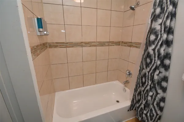 $1,550 | 7124 Avenue F, Unit 2, Houston, TX 77011