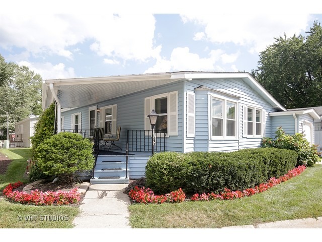 1135 Lakewood Road Elgin, IL 60123 - Photo 1 of 16