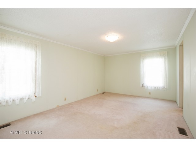 1135 Lakewood Road Elgin, IL 60123 - Photo 7 of 16