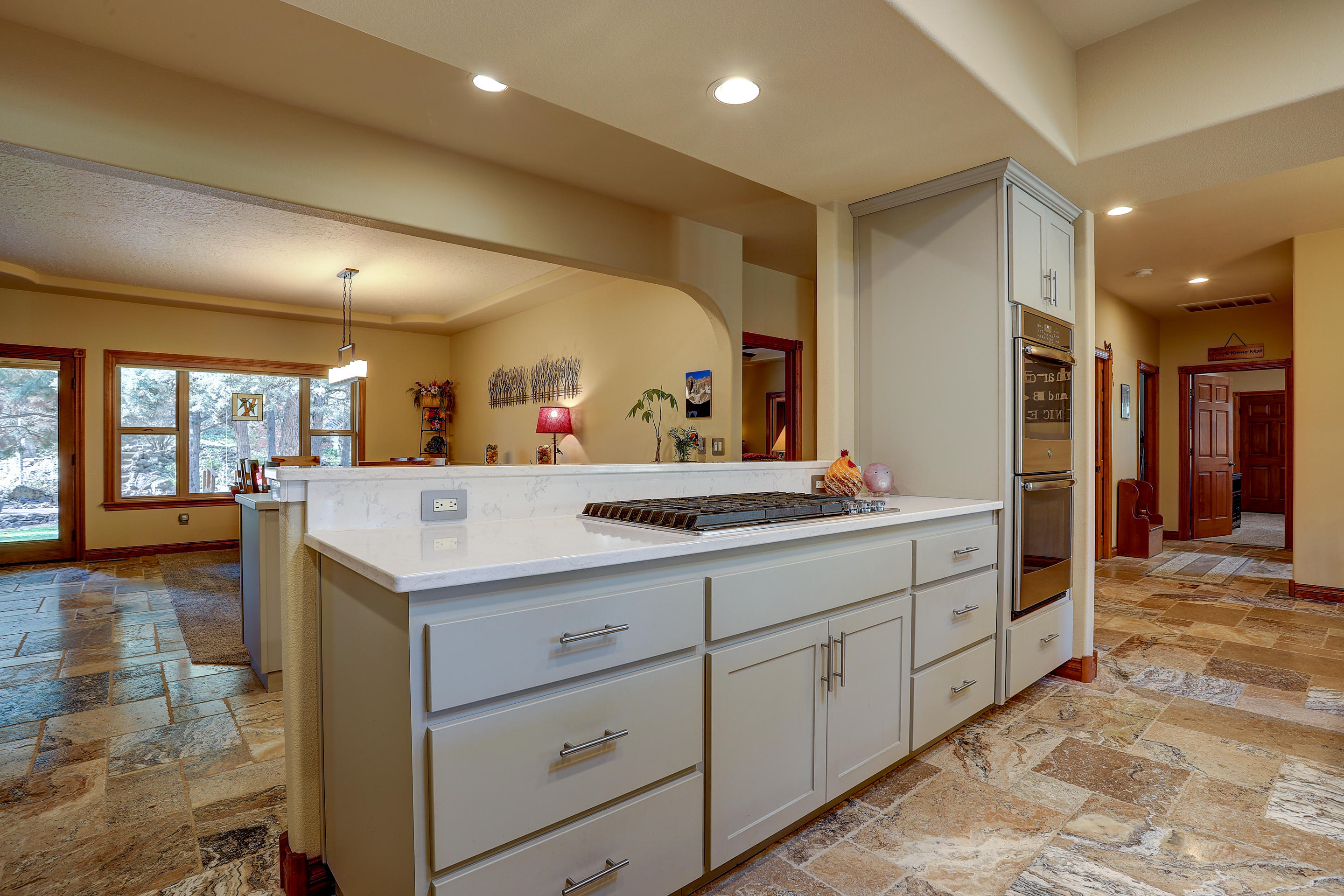61267 Benham Road Bend, OR 97702 - Photo 10 of 49 Kitchen