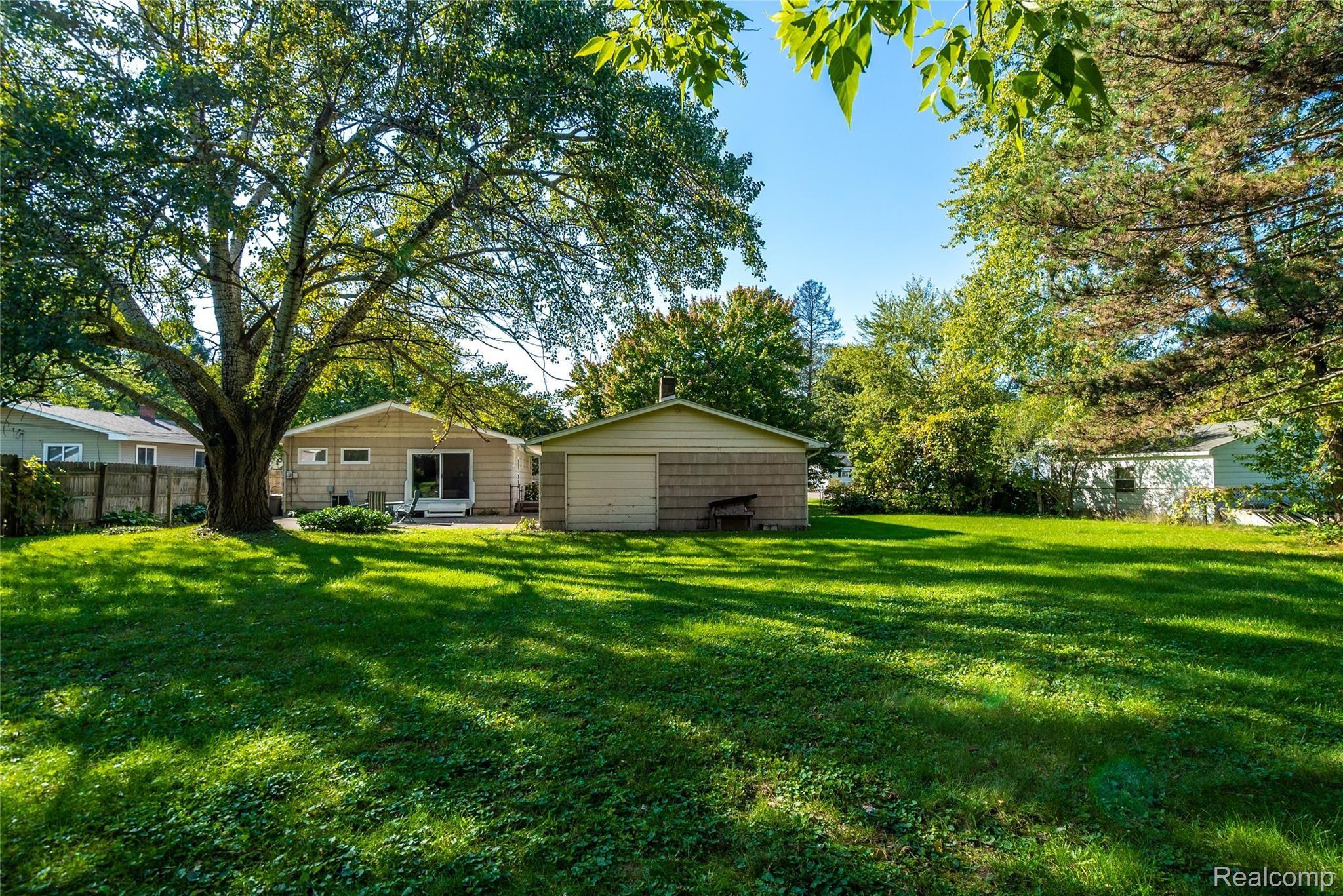 5270 Drayton Road Clarkston, MI 48346 - Photo 5 of 29 Exteriors (9 of 12).jpg